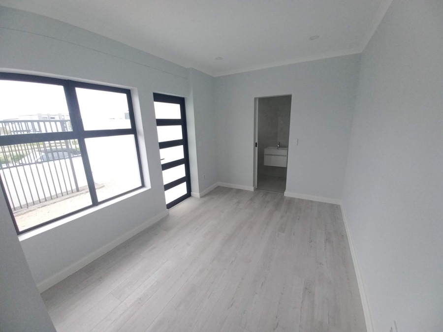 5 Bedroom Property for Sale in Sandown Western Cape